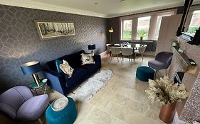 Cosy Hideaway In Leafy Lytham